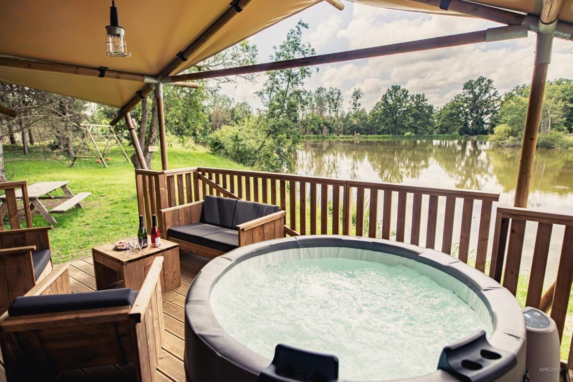 Tente Lodge Jacuzzi Privatif En Pleine Nature Thiel-sur-Acolin Ngoại thất bức ảnh