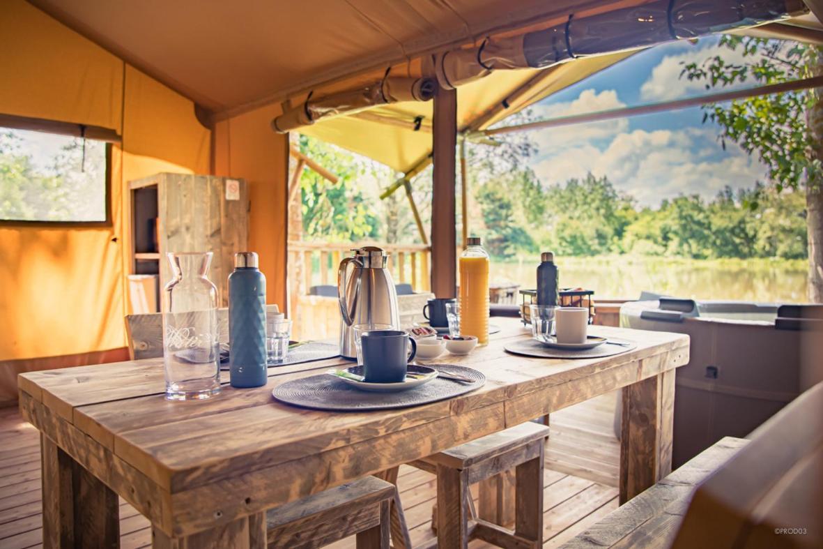 Tente Lodge Jacuzzi Privatif En Pleine Nature Thiel-sur-Acolin Ngoại thất bức ảnh