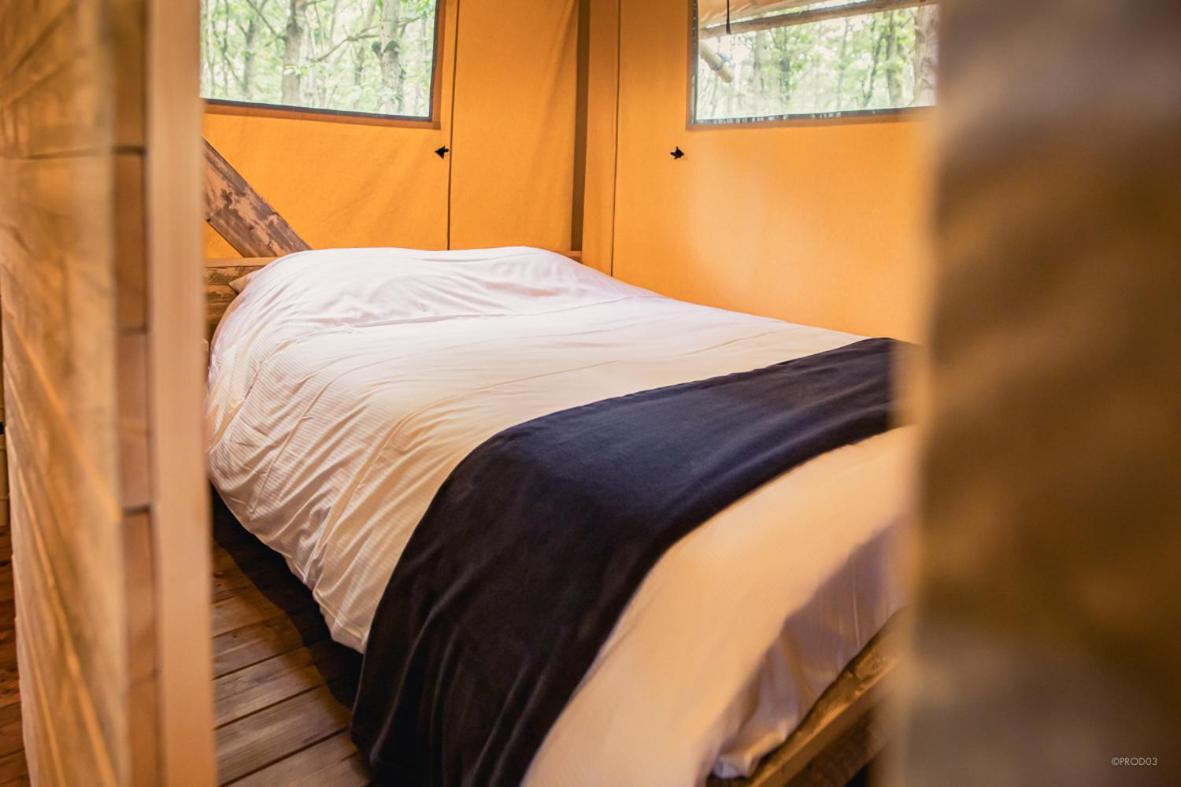 Tente Lodge Jacuzzi Privatif En Pleine Nature Thiel-sur-Acolin Ngoại thất bức ảnh