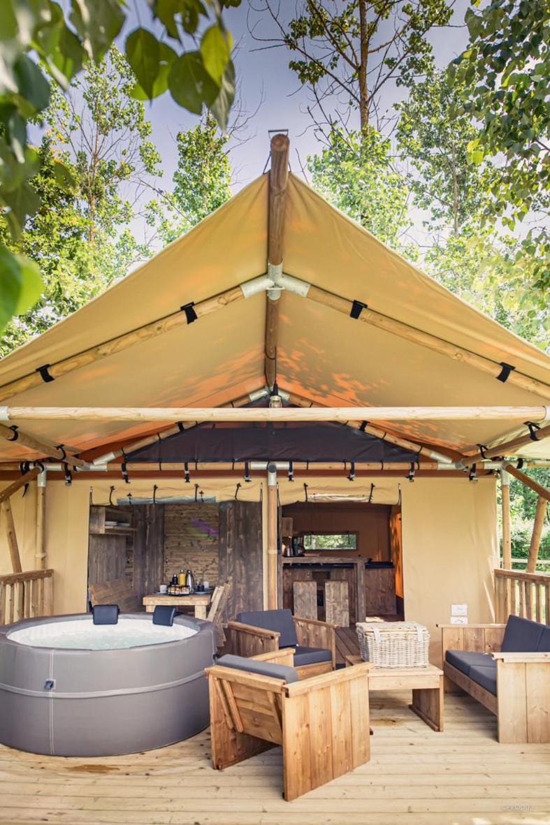 Tente Lodge Jacuzzi Privatif En Pleine Nature Thiel-sur-Acolin Ngoại thất bức ảnh